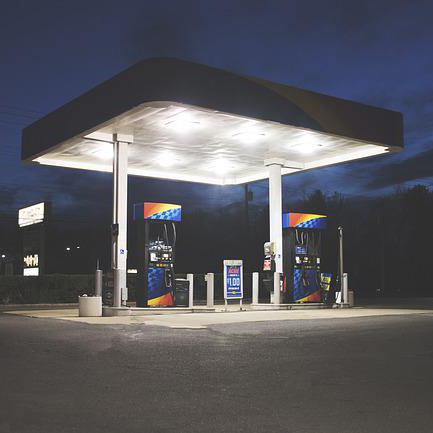 gas-station-gec8ec2c66_640